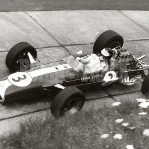 Virage du Karrusel sur le circuit du Nurburgring Virage du Karrusel sur le circuit du Nurburgring